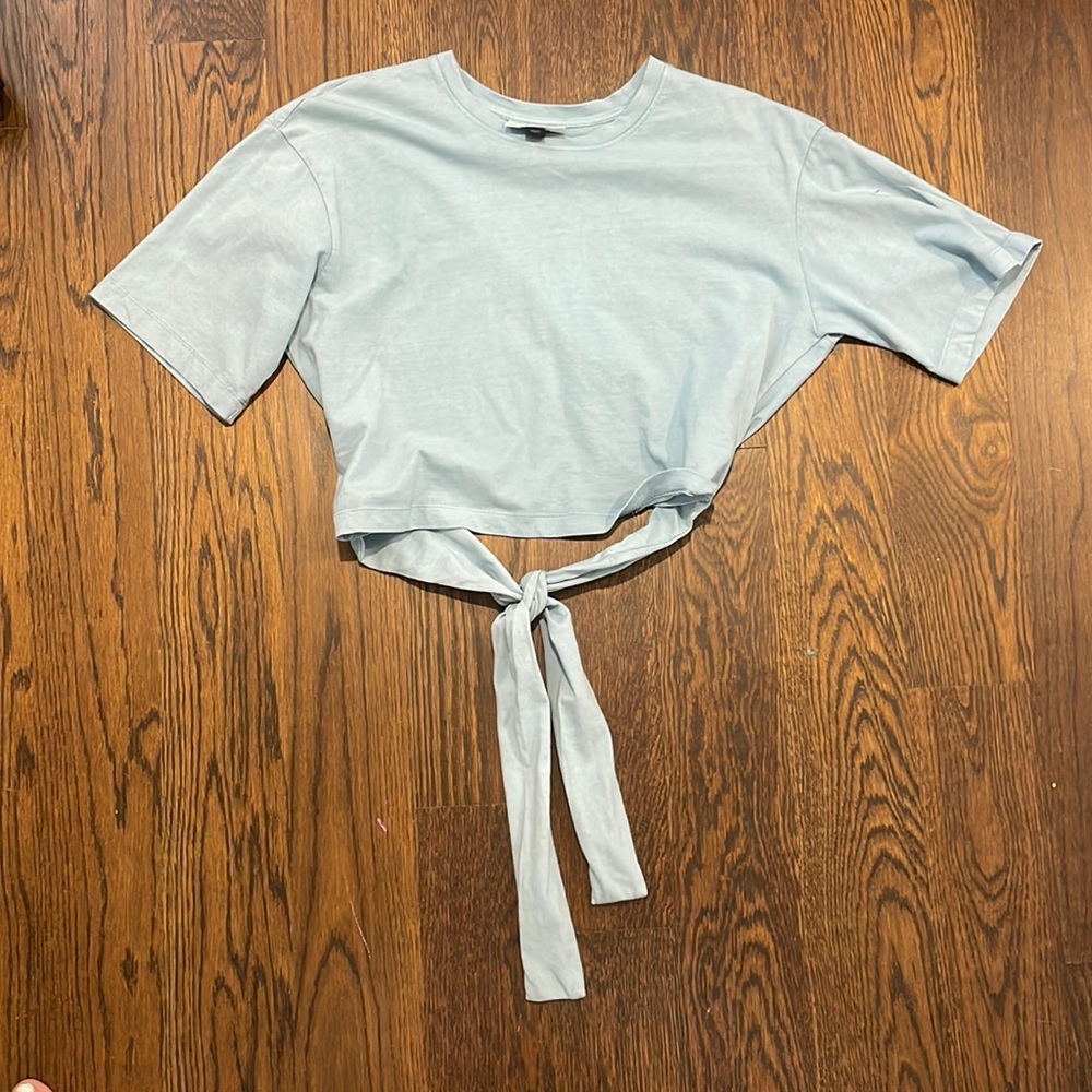 Universal Thread- Blue cropped top